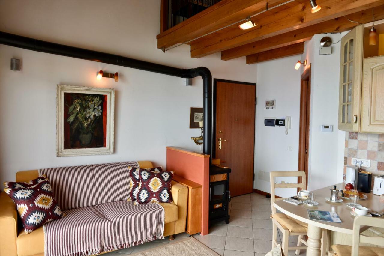 La Casa Di Rose Villa Fonteno Exteriör bild